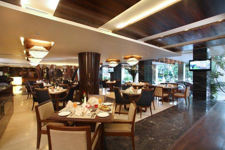 Godwin Hotel Haridwār Eksteriør billede